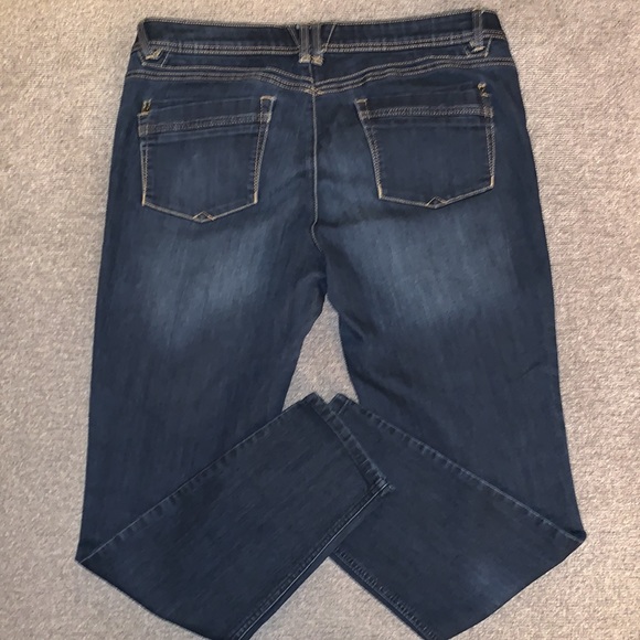 Democracy Jeans - Picture 2 of 7